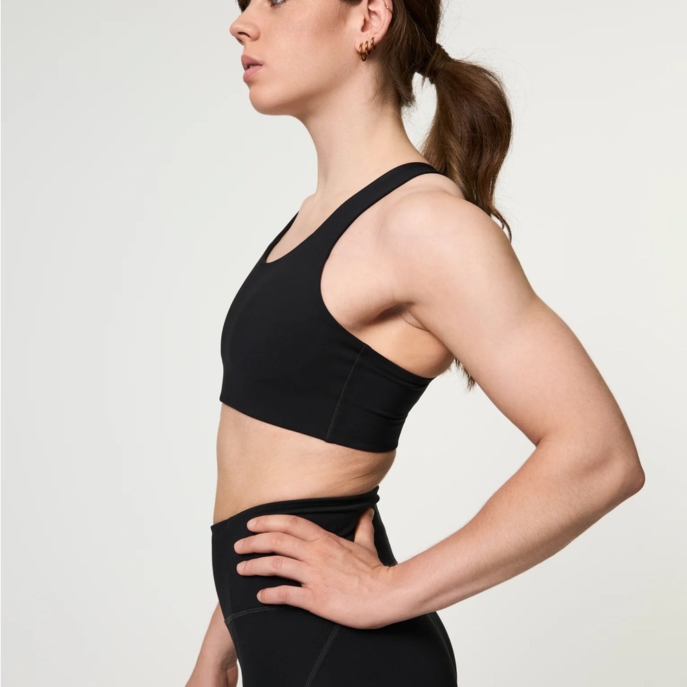 Girlfriend Collective Simone High-Support Sports in Black- large